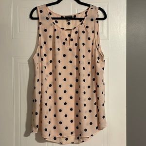 Sleeveless blouse with front detail